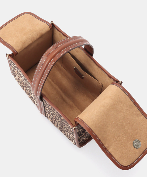 IENA(イエナ)の「A VACATION/ア ヴァケーション SEE SAW BAG LEO バッグ A104-SEE SAW(ハンドバッグ・レディース・キャメル・FREE)」の5枚目の写真
