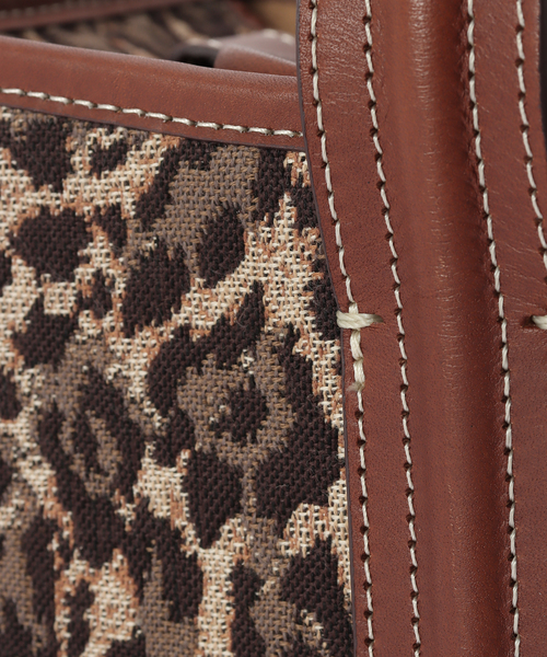 IENA(イエナ)の「A VACATION/ア ヴァケーション SEE SAW BAG LEO バッグ A104-SEE SAW(ハンドバッグ・レディース・キャメル・FREE)」の10枚目の写真
