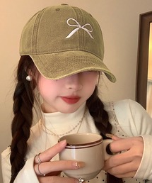 Kuroba（クロバ）の「リボン刺繍ヴィンテージライクキャップ（キャップ）」