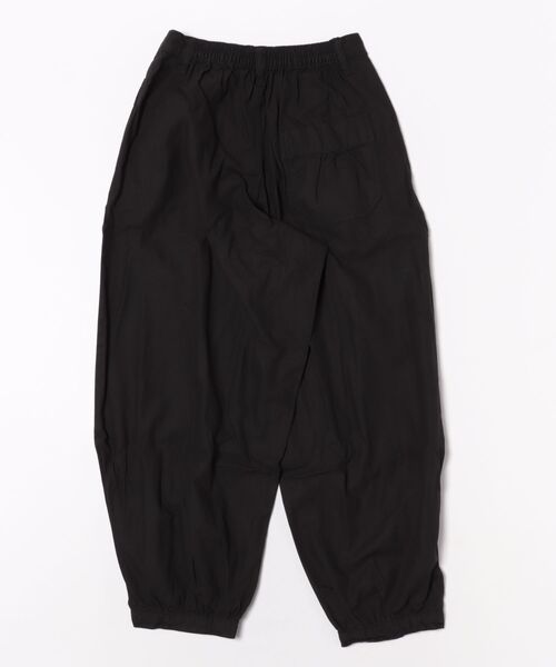 MARAI(マーライ)の「タックテーパードパンツ(その他パンツ・レディース・ベージュ/ブラック/カーキ・4L/3L/LL/M/L)」の18枚目の写真