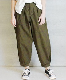 タックテーパードパンツ