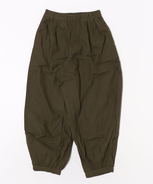 MARAI(マーライ)の「タックテーパードパンツ(その他パンツ・レディース・ベージュ/ブラック/カーキ・4L/3L/LL/M/L)」の17枚目の写真