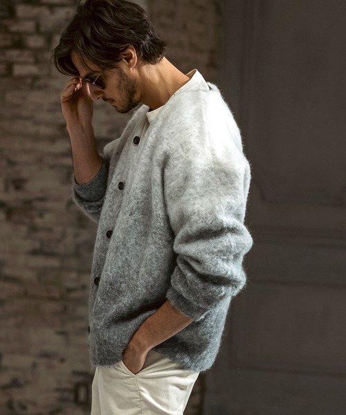 AKM Contemporary（エイケイエムコンテンポラリー）の「【WEB・直営店限定】AKM Contemporary(エイケイエムコンテンポラリー)モヘア オーバーサイズ グラデーション ニットカーディガン(保温性/起毛)（カーディガン/ボレロ・メンズ・ブラック/ホワイト/ブラウン・S/M/L/XL）」の21枚目の写真