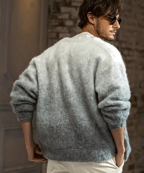 AKM Contemporary（エイケイエムコンテンポラリー）の「【WEB・直営店限定】AKM Contemporary(エイケイエムコンテンポラリー)モヘア オーバーサイズ グラデーション ニットカーディガン(保温性/起毛)（カーディガン/ボレロ・メンズ・ブラック/ホワイト/ブラウン・S/M/L/XL）」の22枚目の写真