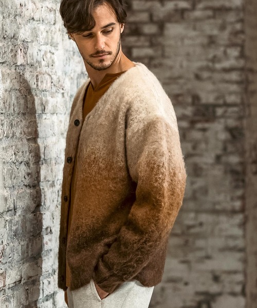 AKM Contemporary（エイケイエムコンテンポラリー）の「【WEB・直営店限定】AKM Contemporary(エイケイエムコンテンポラリー)モヘア オーバーサイズ グラデーション ニットカーディガン(保温性/起毛)（カーディガン/ボレロ・メンズ・ブラック/ホワイト/ブラウン・S/M/L/XL）」の7枚目の写真