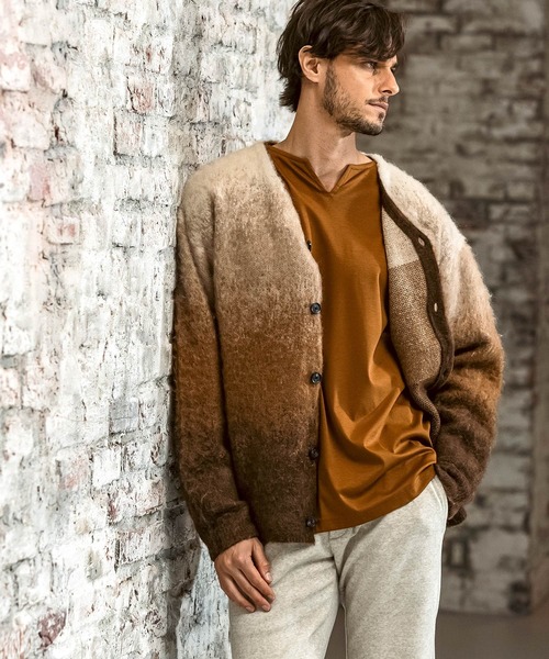 AKM Contemporary（エイケイエムコンテンポラリー）の「【WEB・直営店限定】AKM Contemporary(エイケイエムコンテンポラリー)モヘア オーバーサイズ グラデーション ニットカーディガン(保温性/起毛)（カーディガン/ボレロ・メンズ・ブラック/ホワイト/ブラウン・S/M/L/XL）」の8枚目の写真