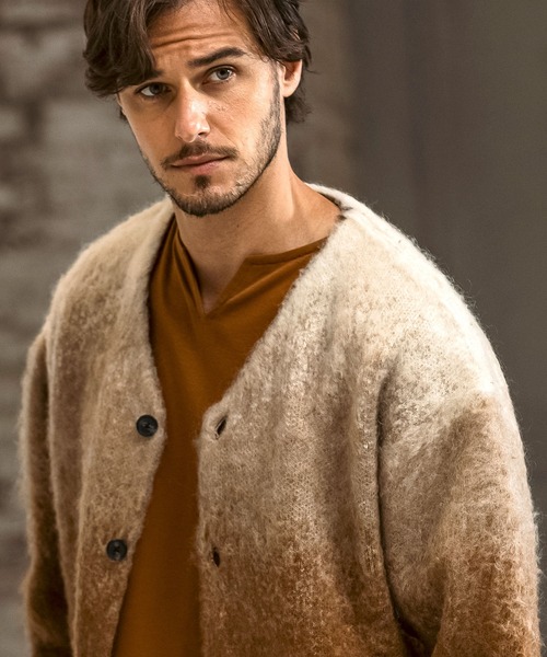 AKM Contemporary（エイケイエムコンテンポラリー）の「【WEB・直営店限定】AKM Contemporary(エイケイエムコンテンポラリー)モヘア オーバーサイズ グラデーション ニットカーディガン(保温性/起毛)（カーディガン/ボレロ・メンズ・ブラック/ホワイト/ブラウン・S/M/L/XL）」の9枚目の写真