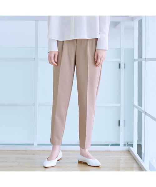 AOYAMA（アオヤマ）の「【通勤/入卒スーツ兼用で使える！選べる6色/2点セット】ジョーゼットＶカラースーツセット（すっきり見えのVカラージャケット＋ウエストゴムで楽チンなテーパードパンツセット）（スーツセット・レディース・ネイビー/ベージュ/ブラック/グレー/チャコールグレー/ブラウン・M/LL/L）」の13枚目の写真