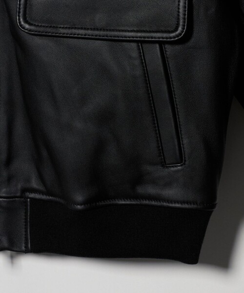 美品 AVIREX レザーブルゾン ブラック XL 定価75,900円 AVIREX（アヴィレックス）の「AGED LEATHER BLOUSON TOMCATTERS