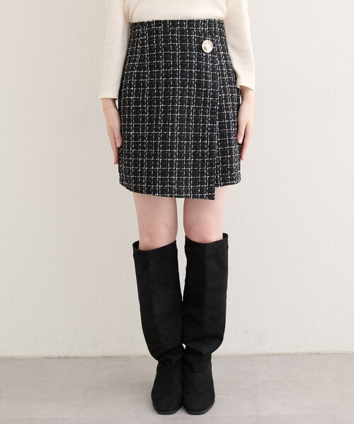 natural couture（ナチュラルクチュール）の「【WEB限定】べこべこ釦ラップミニスカート（スカート・レディース・ブラウン/その他2/その他1/チャコールグレー・FREE）」の5枚目の写真