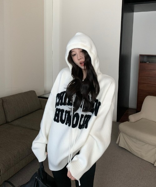 LAC-VERT（ラック・ヴェール）の「ビッグロゴニットパーカー（パーカー・レディース・オフホワイト/グレー/ブラック/レッド・FREE）」の2枚目の写真