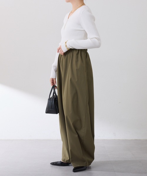 COLLAGE GALLARDAGALANTE(コラージュガリャルダガランテ)の「スパンライクボーイフレンドワイドパンツ/ZOZO限定(その他パンツ・レディース・ブラック/ベージュ/ダークネイビー/カーキブラウン・マルチサイズ)」の16枚目の写真