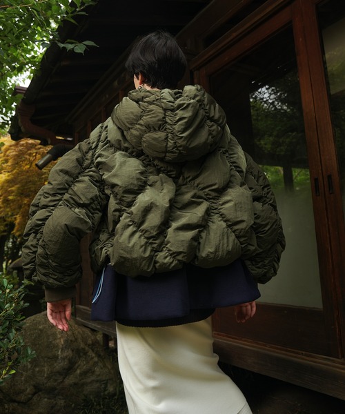 SHIRRING LAYERED DOWN CT（その他アウター）｜OMMO（オーエムエムオー