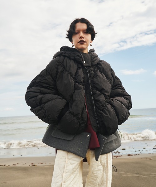 SHIRRING LAYERED DOWN CT（その他アウター）｜OMMO（オーエムエムオー