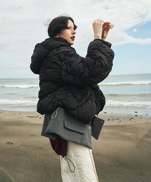 SHIRRING LAYERED DOWN CT（その他アウター）｜OMMO（オーエムエムオー