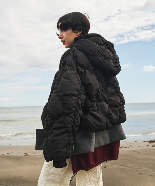 SHIRRING LAYERED DOWN CT（その他アウター）｜OMMO（オーエムエムオー