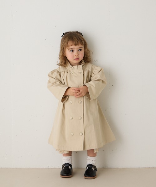riziere(リジェール)の「ダブルボタンフリルカラーワンピースコート(その他アウター・キッズ・アッシュブラウン/ベージュ・90/100/110/120/130/140/150)」の1枚目の写真