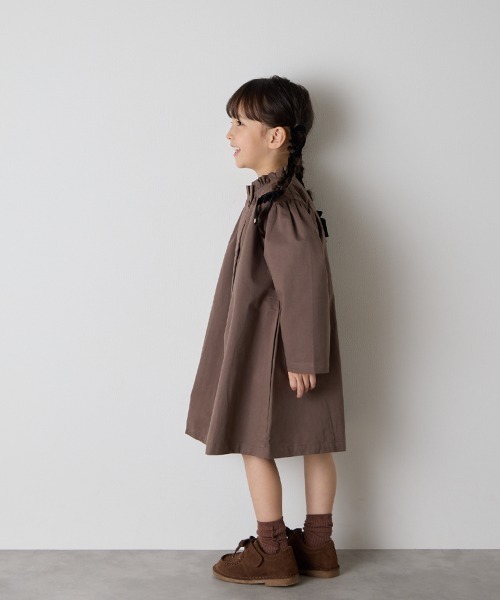 riziere(リジェール)の「ダブルボタンフリルカラーワンピースコート(その他アウター・キッズ・アッシュブラウン/ベージュ・90/100/110/120/130/140/150)」の9枚目の写真