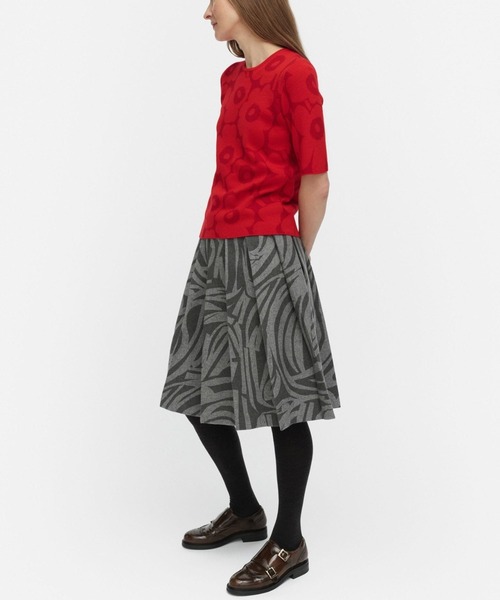 marimekko（マリメッコ）の「Rws Kehys Unikko / pullover（ニット/セーター・レディース・レッド・LARGE/MEDIUM/SMALL/X-SMALL）」の2枚目の写真