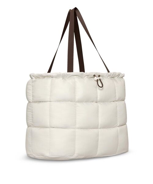 NIKE（ナイキ）の「ナイキ スポーツウェア パフル トート (28L) / Nike Sportswear Puffle Tote (28L) HQ0220-072 Light Bone（トートバッグ・メンズ・オフホワイト・ONE SIZE）」の2枚目の写真