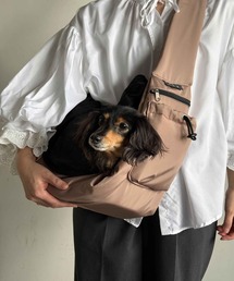PUFF（パフ）の「PET PUFF SLING（ペット用キャリーケース）」