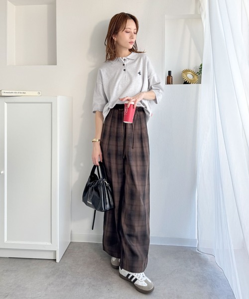 classicalelf（クラシカルエルフ）の「抜け感のあるゆったりシルエット。胸刺繍で上品さをプラス♪胸刺繍ルーズポロニットプルオーバー(半袖)（ポロシャツ・レディース・ネイビー/チャコール/アイボリー/ライトグレー・MEDIUM/LARGE/X-LARGE/SMALL）」の14枚目の写真