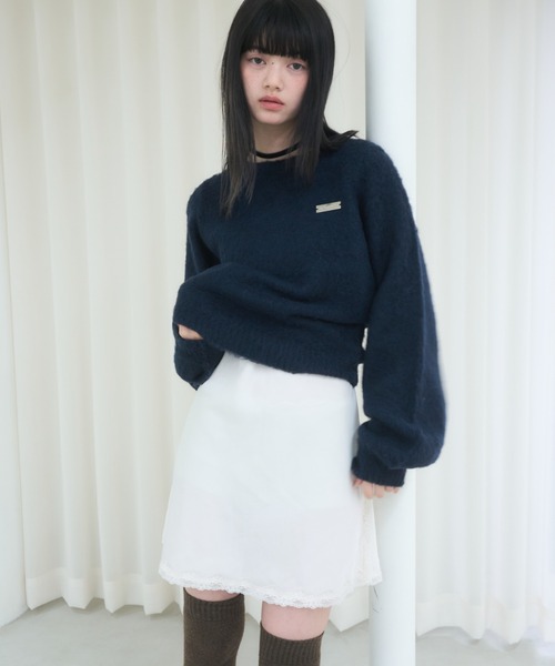 Smyeon(スミョン)の「Name plate shaggy knit/ネームプレート付きシャギーニットプルオーバー(ニット/セーター・レディース・ブラック/ネイビー/イエロー・FREE)」の4枚目の写真