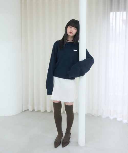 Smyeon(スミョン)の「Name plate shaggy knit/ネームプレート付きシャギーニットプルオーバー(ニット/セーター・レディース・ブラック/ネイビー/イエロー・FREE)」の8枚目の写真