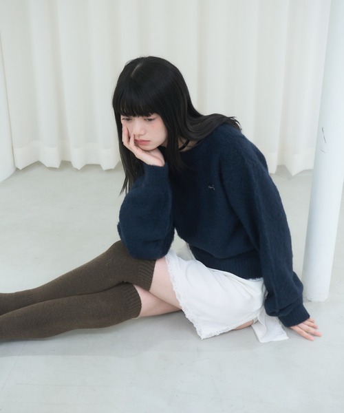 Smyeon(スミョン)の「Name plate shaggy knit/ネームプレート付きシャギーニットプルオーバー(ニット/セーター・レディース・ブラック/ネイビー/イエロー・FREE)」の12枚目の写真