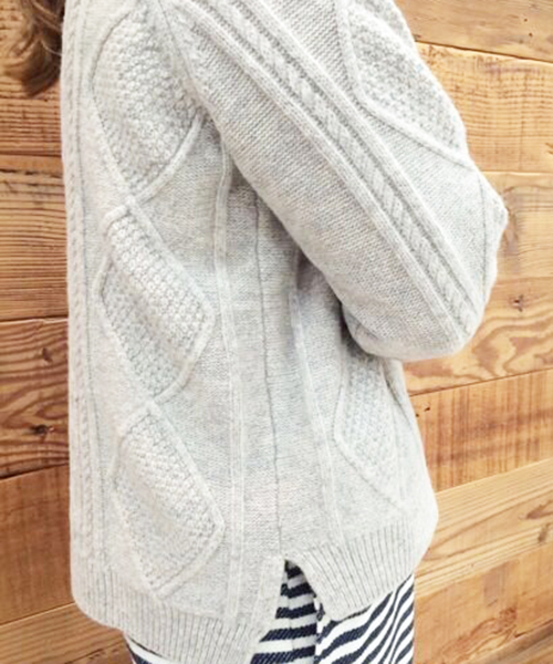 PUAL CE CIN（ピュアルセシン）の「９ＧケーブルクルーＮ　Ｐ／Ｏ（ニット/セーター・レディース・アイボリー/オートミール/グレー/ネイビー・FREE）」の13枚目の写真