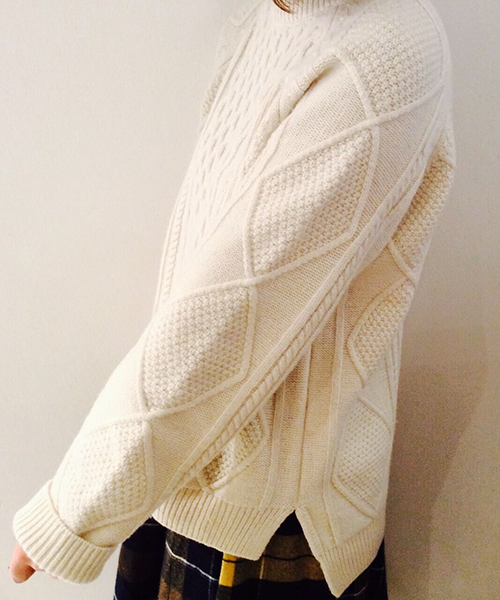 PUAL CE CIN（ピュアルセシン）の「９ＧケーブルクルーＮ　Ｐ／Ｏ（ニット/セーター・レディース・アイボリー/オートミール/グレー/ネイビー・FREE）」の19枚目の写真