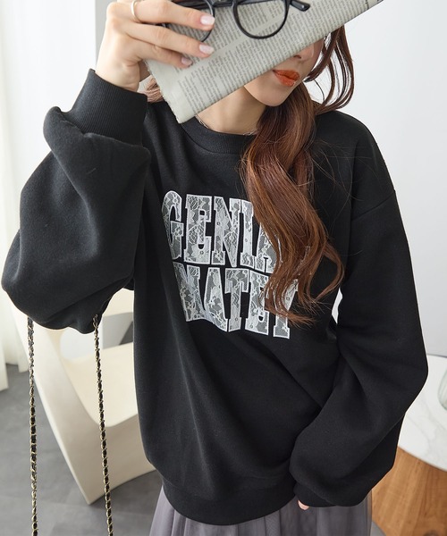 ReDial(リダイアル)の「レースロゴ刺繍スウェット(スウェット・レディース・ブラック/杢グレー/オートミール・M/L/LL/3L)」の1枚目の写真