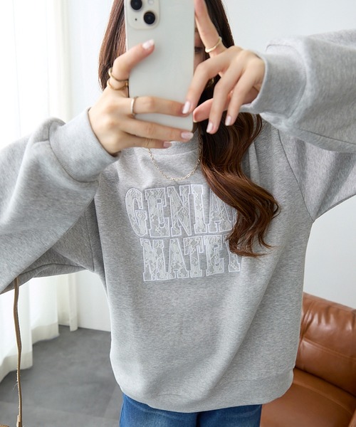 ReDial(リダイアル)の「レースロゴ刺繍スウェット(スウェット・レディース・ブラック/杢グレー/オートミール・M/L/LL/3L)」の8枚目の写真