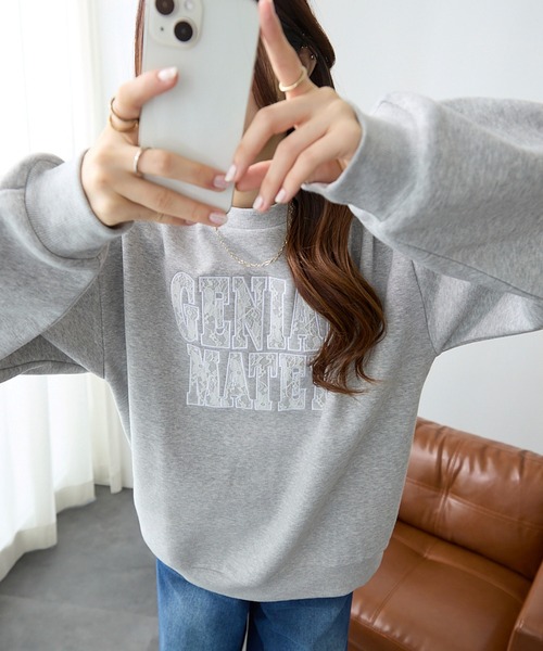 ReDial(リダイアル)の「レースロゴ刺繍スウェット(スウェット・レディース・ブラック/杢グレー/オートミール・M/L/LL/3L)」の9枚目の写真