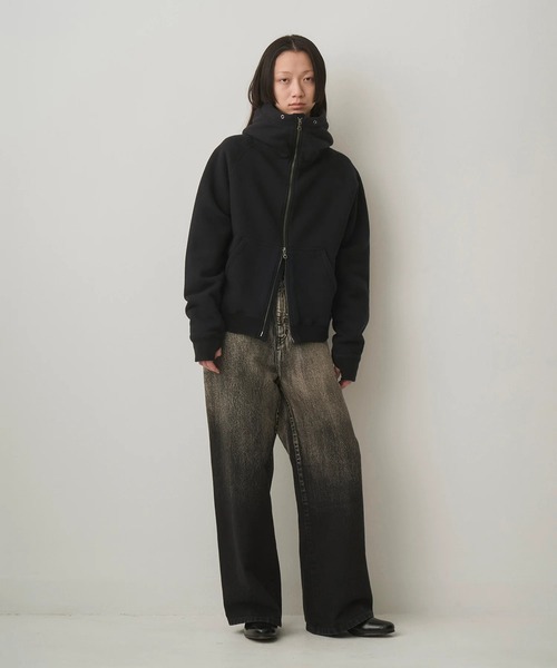 Juha(ユハ)の「【JUHA/ユハ】CROPPED BRUSHED HOODIE(パーカー・メンズ・ブラック/クリーム・3/4)」の4枚目の写真
