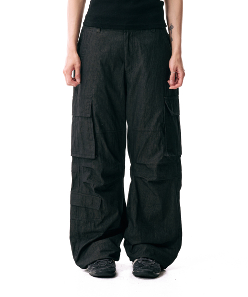 AAKAM(アーカム)の「Textured Side Pocket Cargo Pants (Black)(その他パンツ・レディース・その他・1/2)」の1枚目の写真
