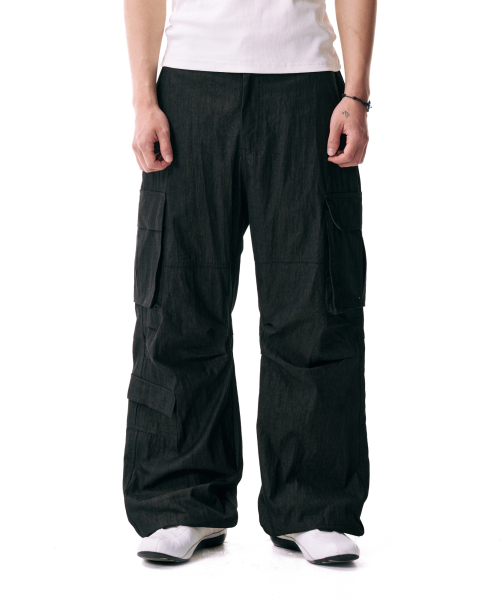 AAKAM(アーカム)の「Textured Side Pocket Cargo Pants (Black)(その他パンツ・レディース・その他・1/2)」の8枚目の写真