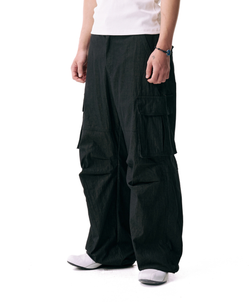 AAKAM(アーカム)の「Textured Side Pocket Cargo Pants (Black)(その他パンツ・レディース・その他・1/2)」の9枚目の写真