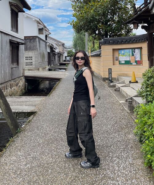 AAKAM(アーカム)の「Textured Side Pocket Cargo Pants (Black)(その他パンツ・レディース・その他・1/2)」の6枚目の写真