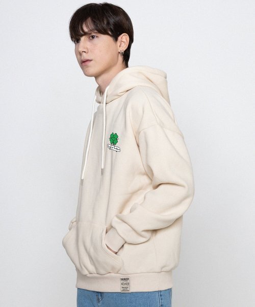 GRAVER（グレーバー）の「[ユニセックス]クローバーボードフードパーカー_クリーム（パーカー・レディース・アイボリー・SMALL/MEDIUM/LARGE/X-LARGE）」の2枚目の写真