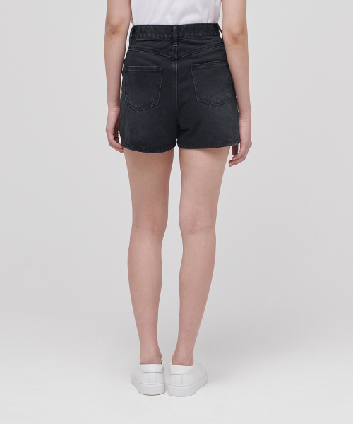 MUSINSA STANDARD WOMAN（ムシンサスタンダードウーマン）の「レディースベーシックデニムショーツ[ウォッシュドブラック]（デニムパンツ・レディース・その他・30/24/25/26/27/28/29）」の3枚目の写真
