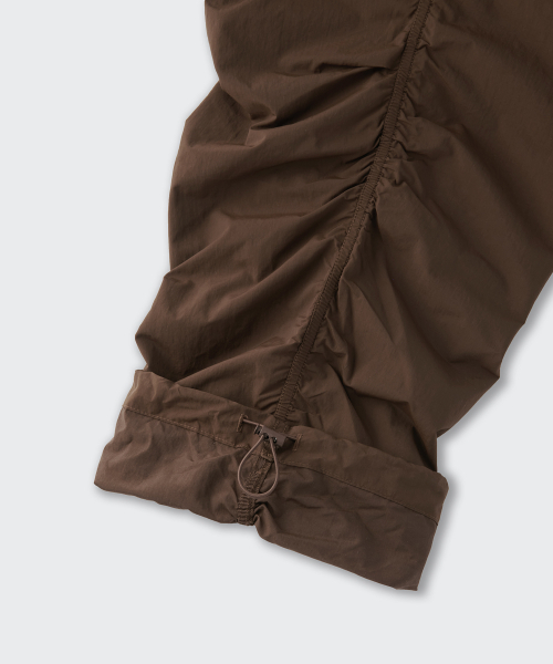MUSINSA STANDARD（ムシンサスタンダード）の「ナイロンワイドシェリングカーゴパンツ[バロックブラウン]（その他パンツ・メンズ・その他・26/28/30/32/34/36/38/40/42）」の8枚目の写真