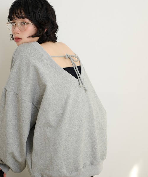 LAULEN(ローレン)の「back open volume sweat pullover /バックオープンボリュームスウェットプルオーバー(スウェット・レディース・グレー/ブラック・FREE)」の2枚目の写真
