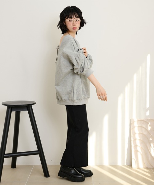 LAULEN(ローレン)の「back open volume sweat pullover /バックオープンボリュームスウェットプルオーバー(スウェット・レディース・グレー/ブラック・FREE)」の12枚目の写真