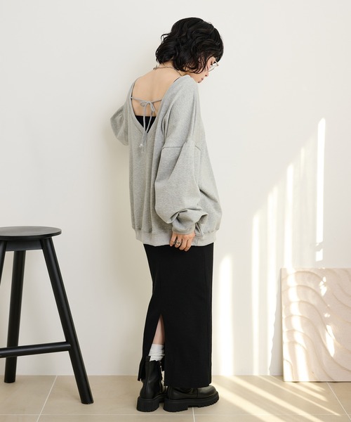 LAULEN(ローレン)の「back open volume sweat pullover /バックオープンボリュームスウェットプルオーバー(スウェット・レディース・グレー/ブラック・FREE)」の13枚目の写真