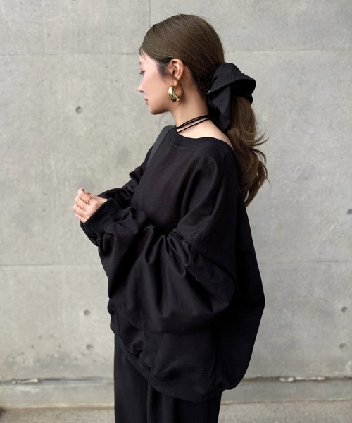LAULEN(ローレン)の「back open volume sweat pullover /バックオープンボリュームスウェットプルオーバー(スウェット・レディース・グレー/ブラック・FREE)」の9枚目の写真