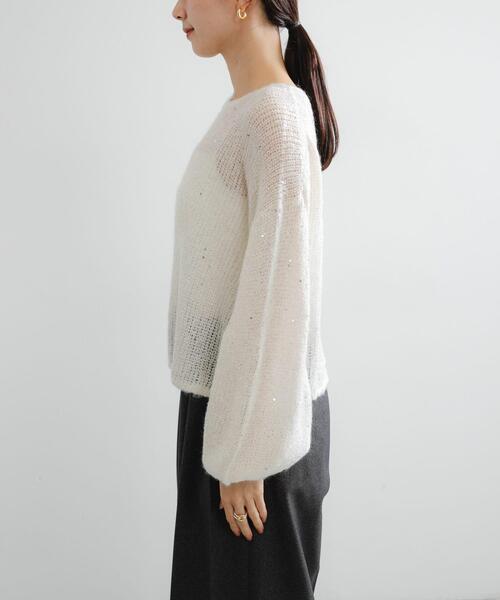URBAN RESEARCH（アーバンリサーチ）の「スパンコールモヘヤルーズニット（ニット/セーター・レディース・オフホワイト/ネイビー・FREE）」の13枚目の写真