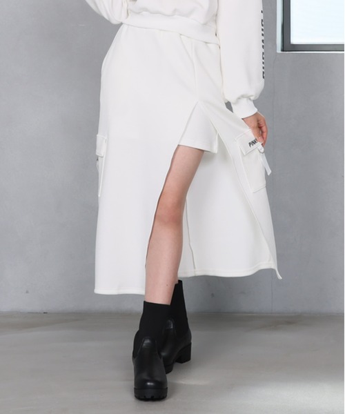 PINKHUNT（ピンクハント）の「PINKHUNT スリットロングカーゴスカート 1149K（スカート・キッズ・ブラック/ホワイト/チャコールグレー・120cm/130cm/140cm/150cm/160cm）」の2枚目の写真