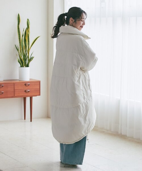 La boutique BonBon（ラブティックボンボン）の「タフタロングダウンコート（ダウンジャケット/コート・レディース・オフホワイト・FREE）」の4枚目の写真