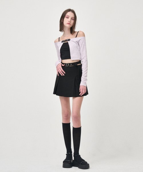 ETMON(エトモン)の「Belted Pleats Mini Skirt, ブラック(スカート・レディース・その他・SMALL/MEDIUM)」の4枚目の写真